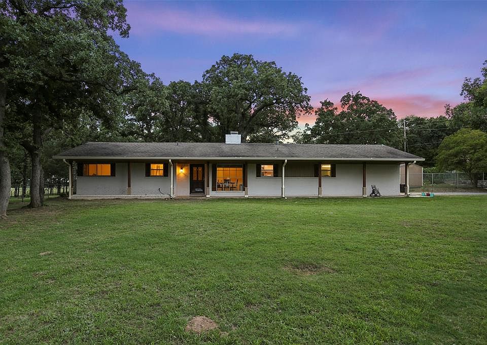 1st image of 3103 Briar Ln
