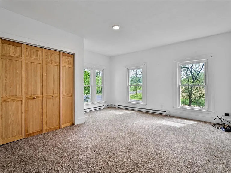 426 Davis Rd — Photo 17