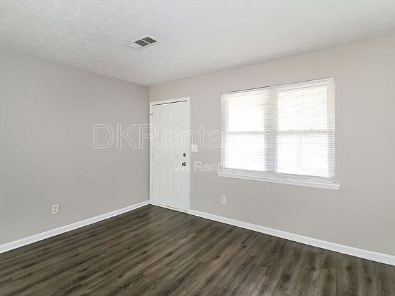 4th image of 307 Hamilton Glenn