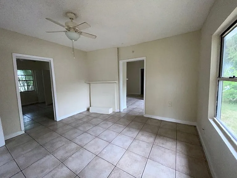 1703 McCarthy Ave — Photo 10
