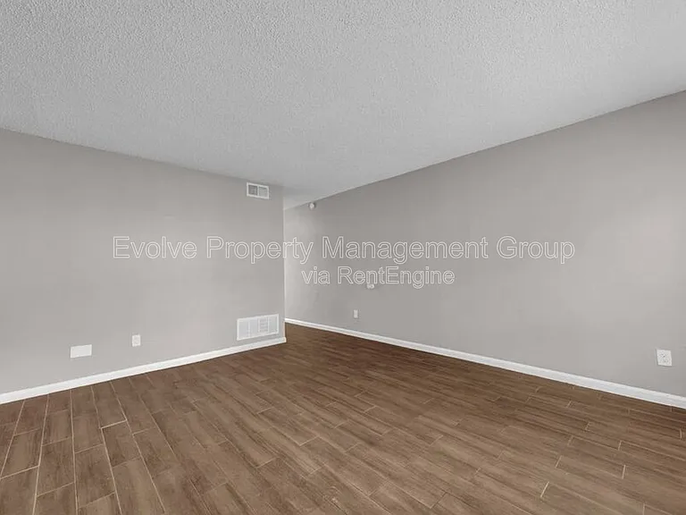 3434 Spottswood Ave — Photo 5