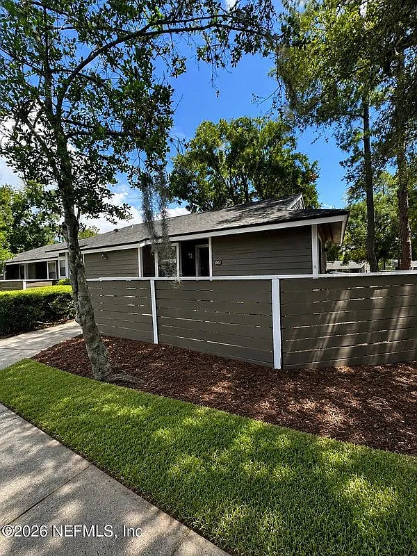 3 bed, 2.0 bath, 1164 sqft, $1,550 — Photo 1