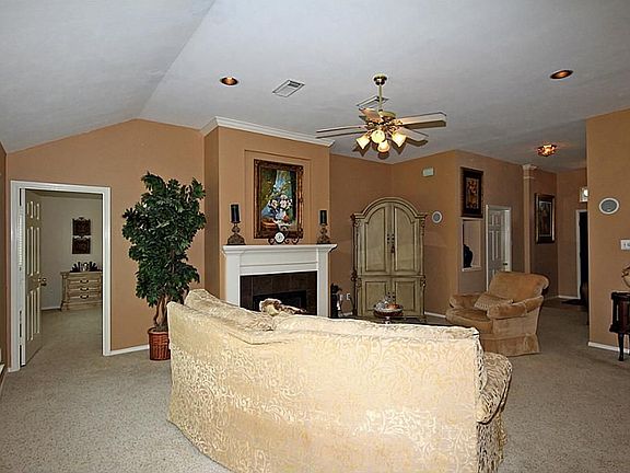 Family Room (view 3)