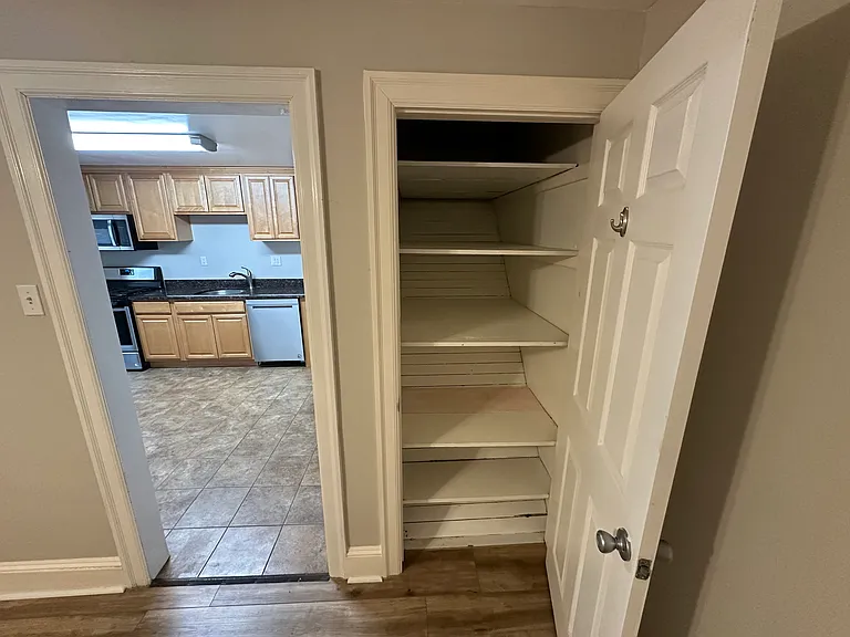 390 Easton Rd #5 — Photo 16