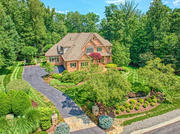 10914 Shallow Creek Dr, Great Falls, VA 22066