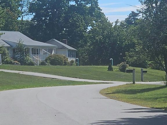 5th image of 4 Squamscott Ave
