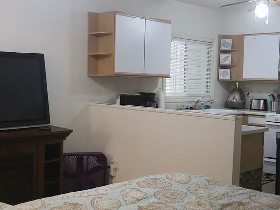 Full well stocked kitchen for your every cooking need