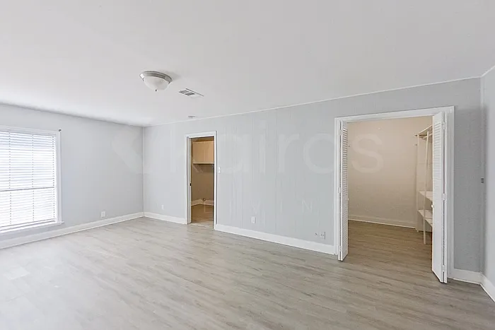 168 Creekview Dr E — Photo 9