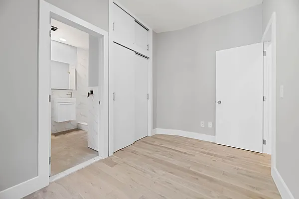 Rented by REAL New York | media 31