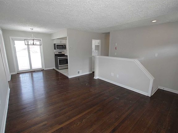2nd image of 72 Paula Blvd