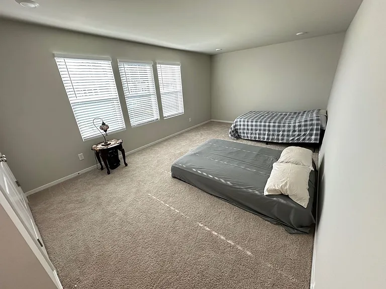 2406 Hyde Ct NE — Photo 27