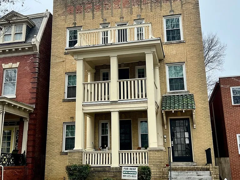 402 N Sheppard St — Photo 2