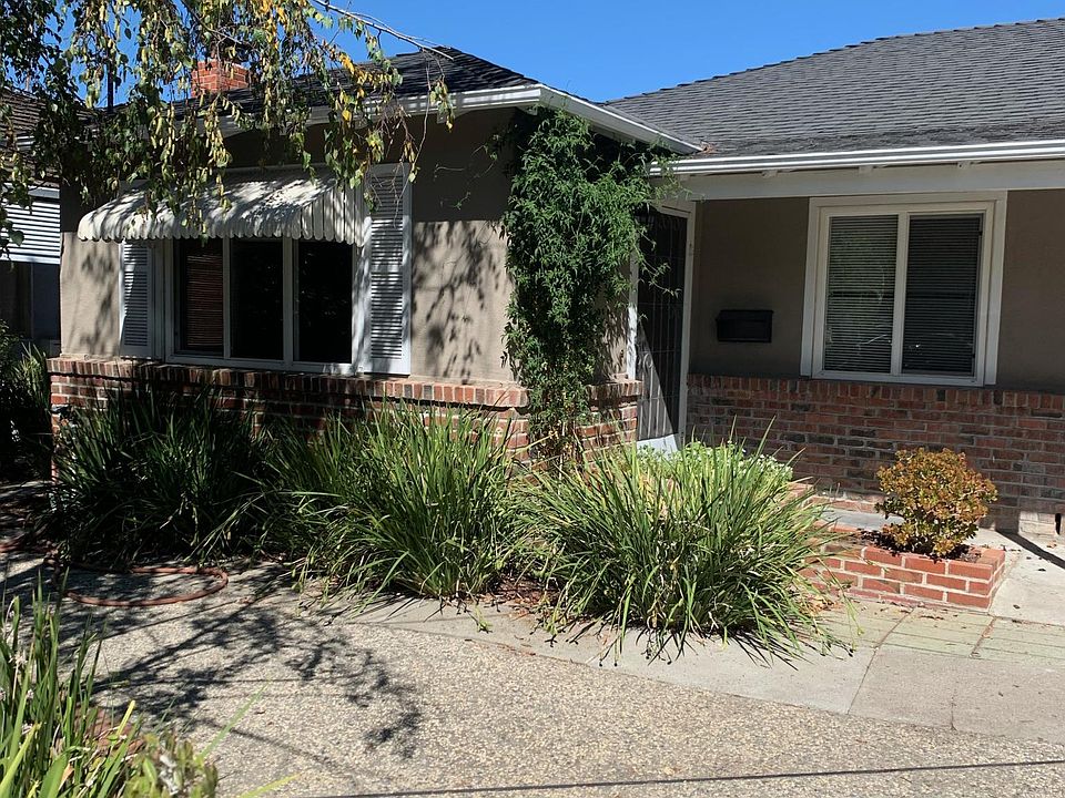 Single car attached garage with inside laundry
