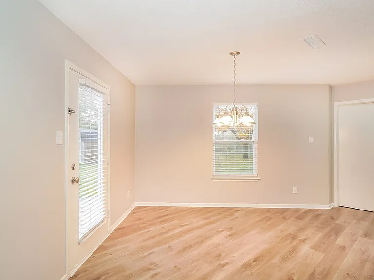 5739 N Jefferson Dr — Photo 6