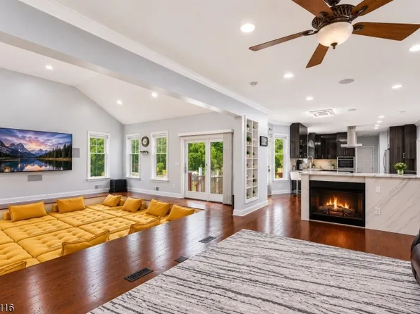 164 E Mountain Rd, Hillsborough Twp., NJ 08844