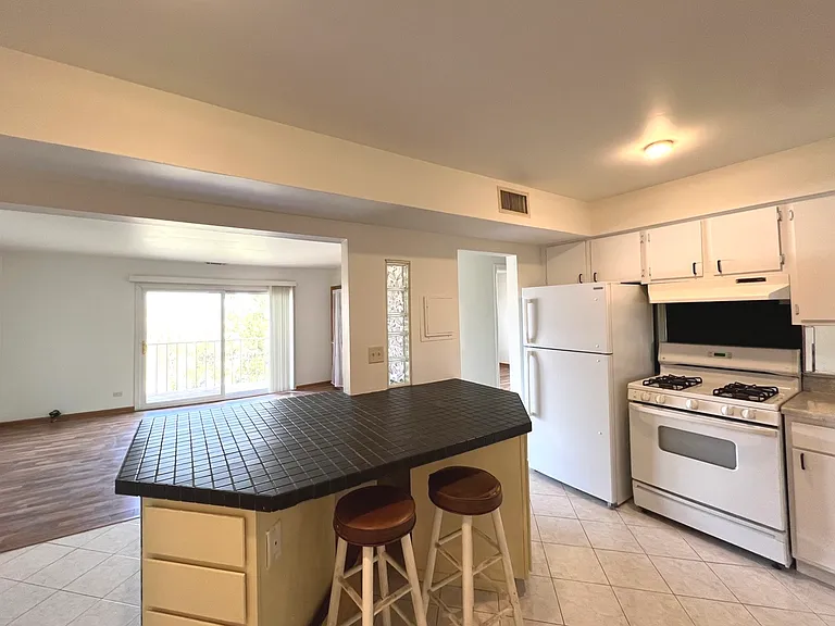112 Mullingar Ct #3C — Photo 6