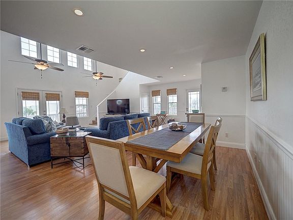 4th image of 234 Beachwalk Ln