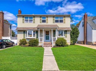 6 Waters Ave, Hicksville, NY 11801