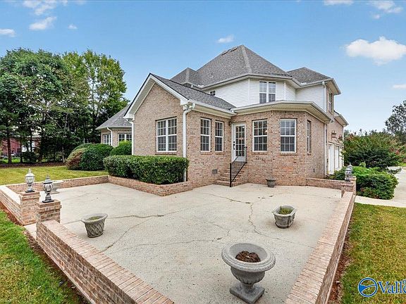 4th image of 213 Gaston Dr