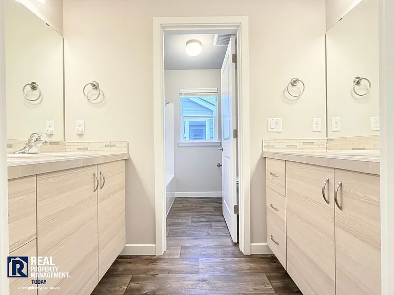 16156 8th Ave E — Photo 16
