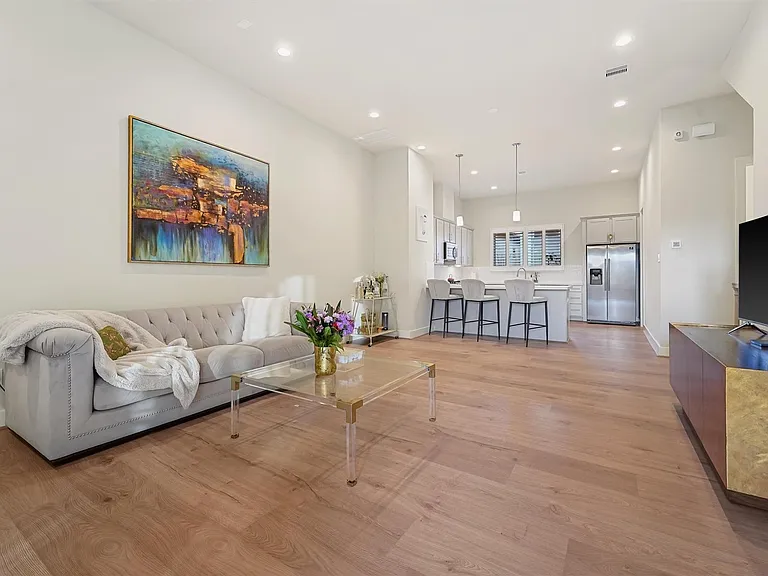 5209 Allen St #I — Photo 8