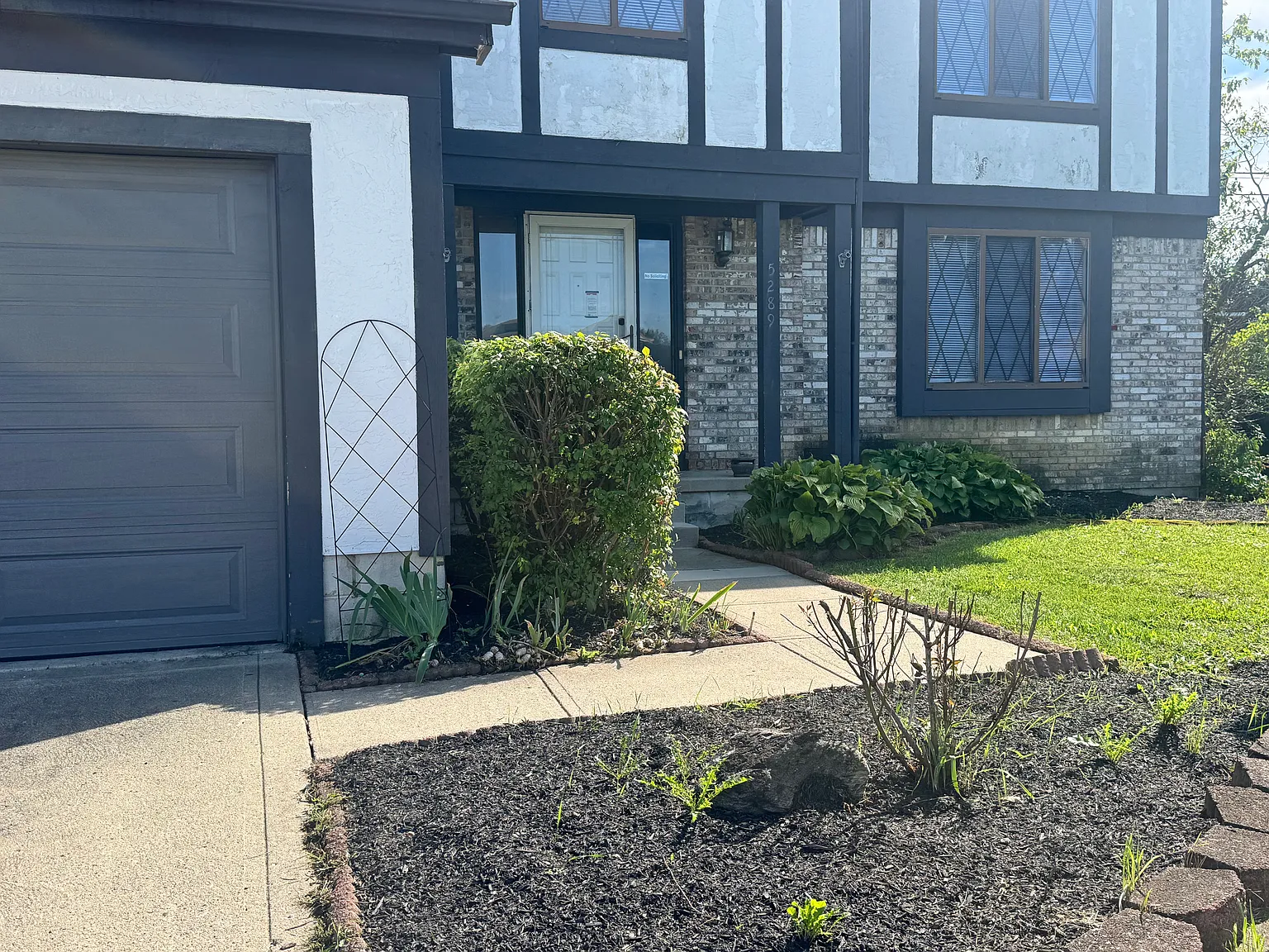 4 bed, 2.5 bath, 2202 sqft, $3,300 — Photo 2