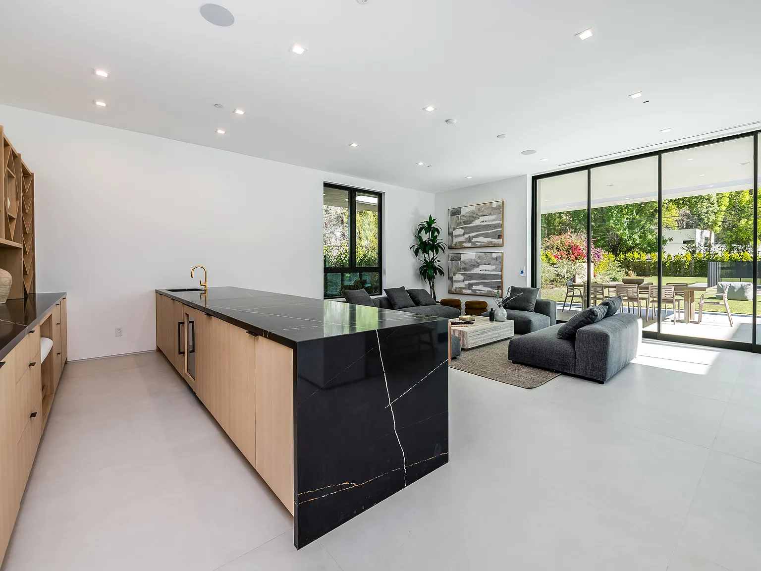 6 bed, 8000 sqft, $29,500 — Photo 4