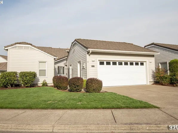 320 Magnolia Dr, Creswell, OR 97426