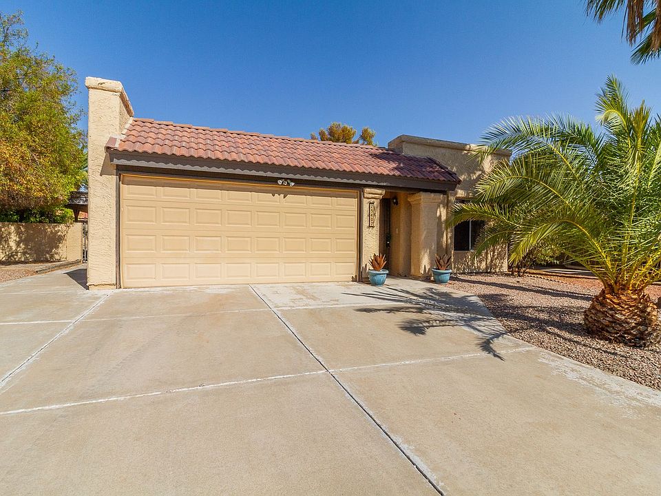 1st image of 25407 S Pinewood Dr