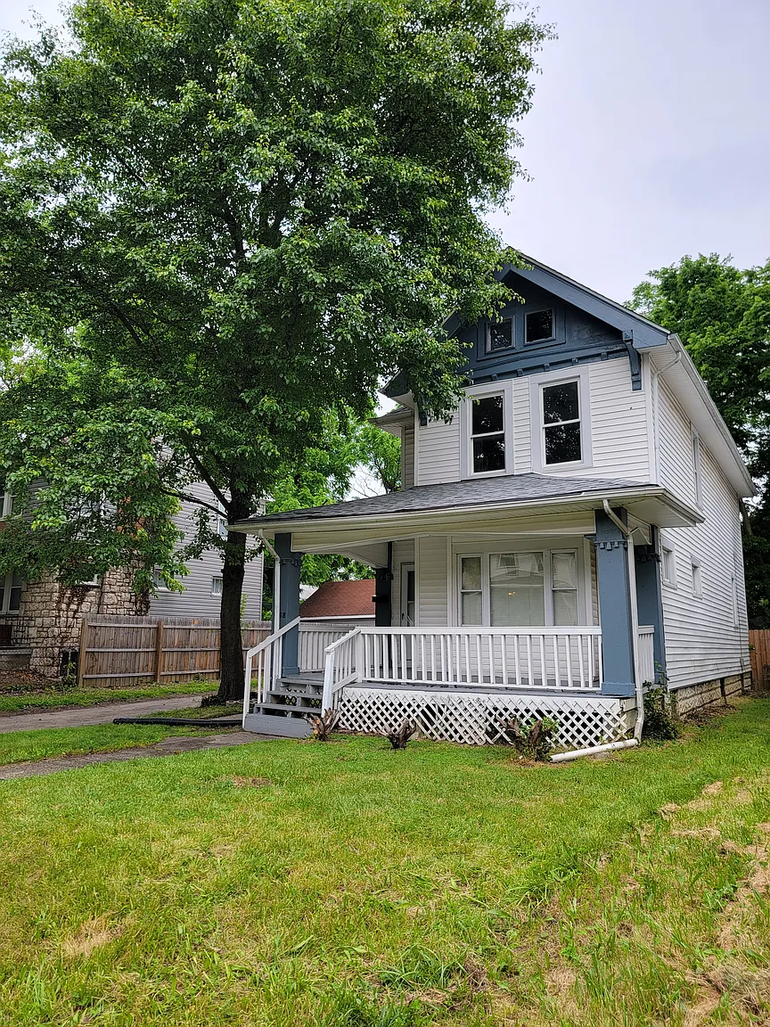 1088 Miller Ave photo 1