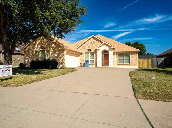 1026 Rio Vista Dr, Desoto, TX 75115