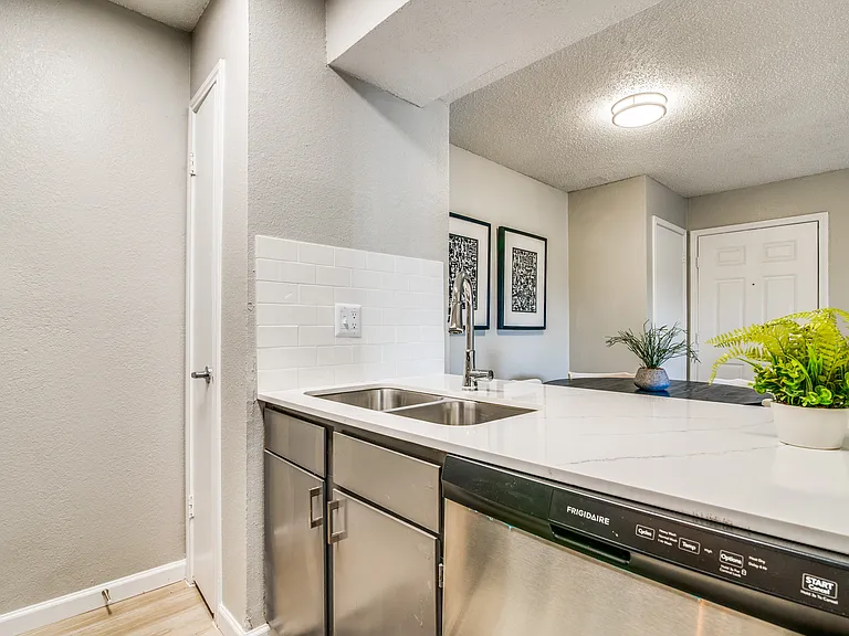 The Durham Apartments — Photo 9