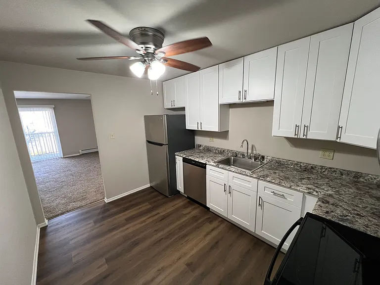 910 N River Dr #209 — Photo 2