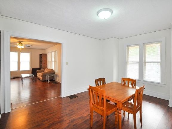 2nd image of 306 N Lincoln Ave