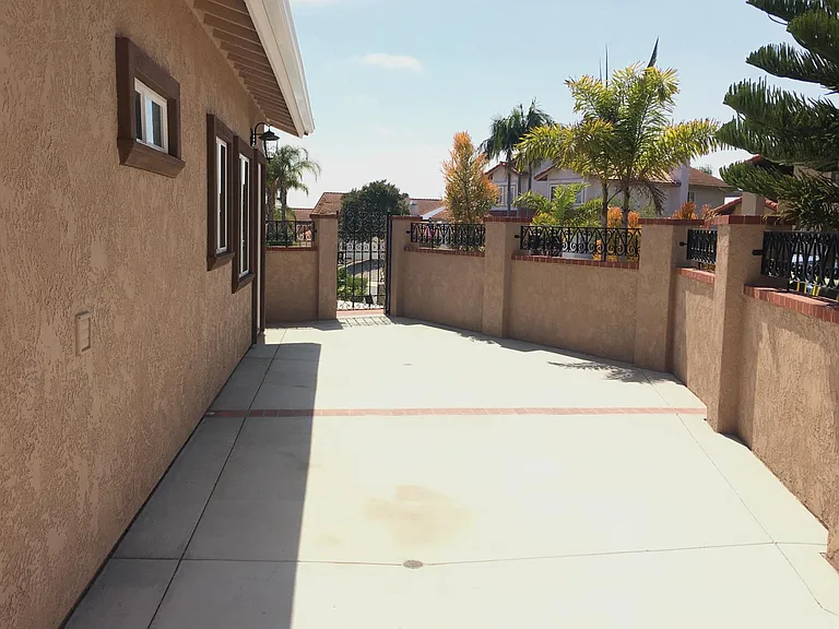 11667 Cebada Ct — Photo 17