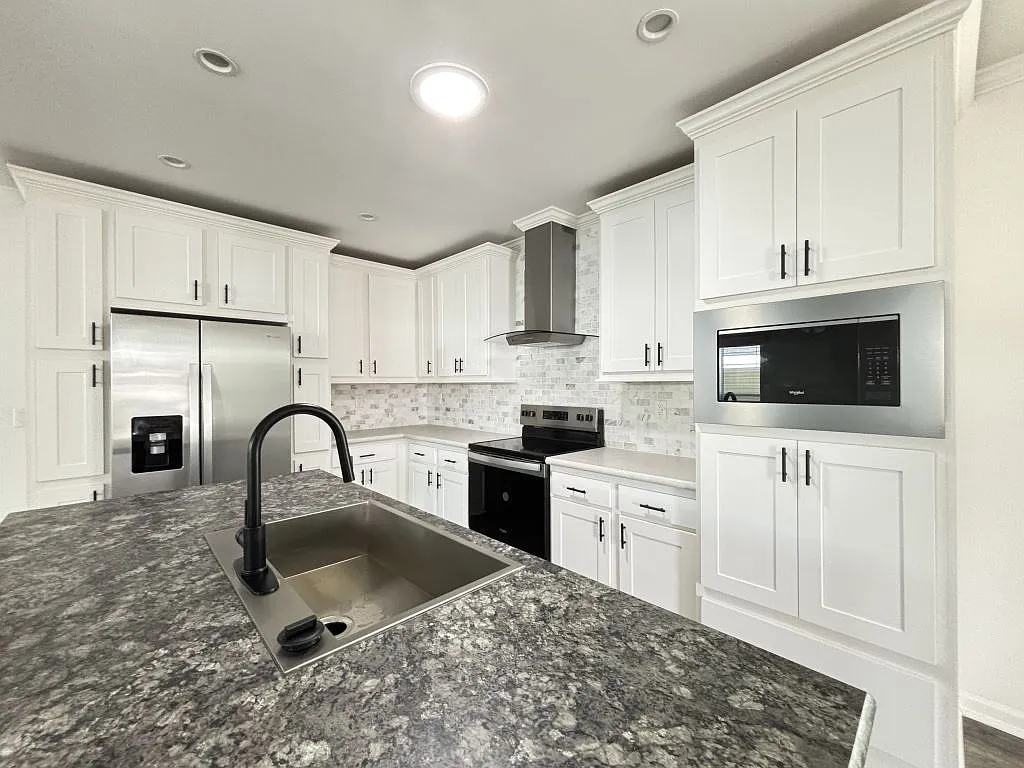 3 bed, 2.5 bath, 1456 sqft, $1,699 — Photo 4