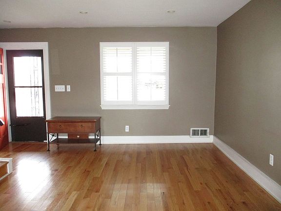 5th image of 303 Evans Ln