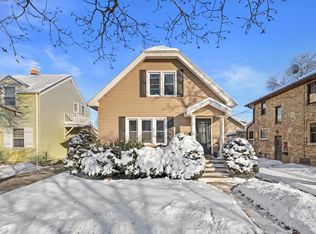 306 N 71st St, Wauwatosa, WI 53213