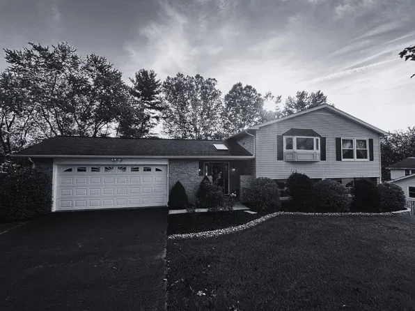 10338 Lombardi Dr, Ellicott City, MD 21042