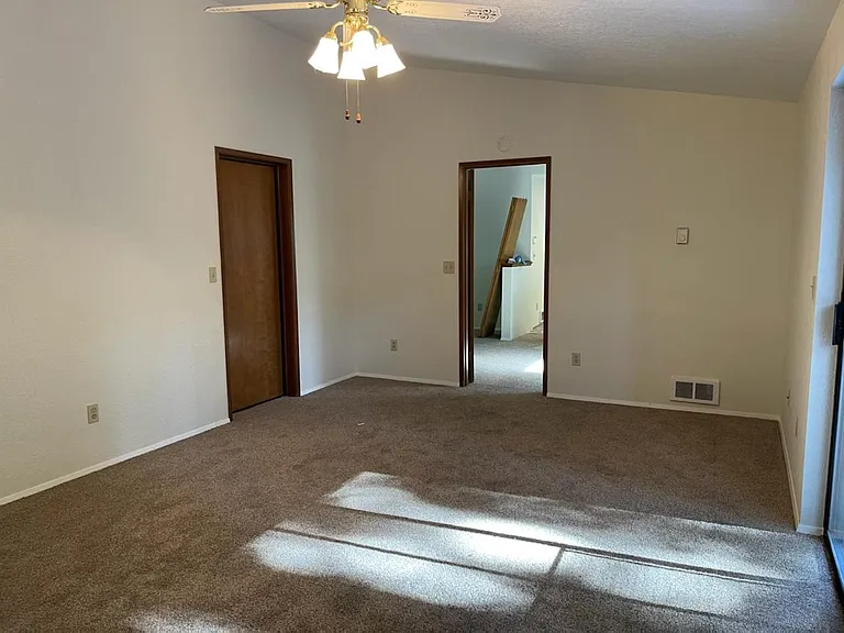 3137 Hampton Dr SW — Photo 5