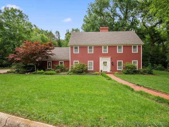 946 Briarwood Dr, Bartlesville, OK 74006