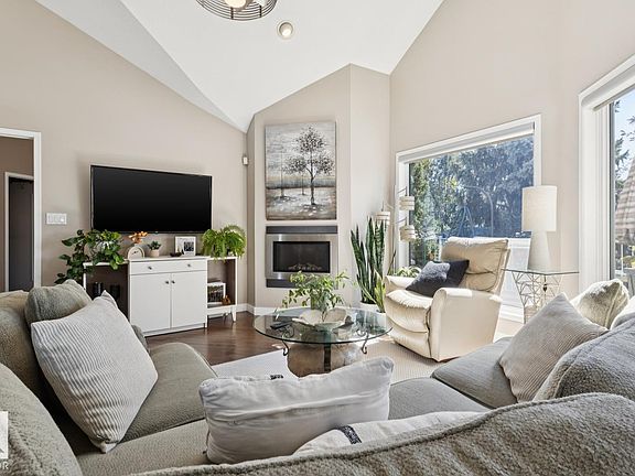 5th image of 11809 9b Ave NW #8
