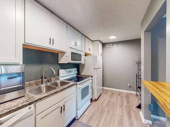 4th image of 726 Zorn Ave APT 12