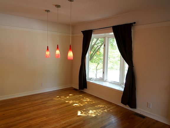 3rd image of 231 E Park Ave