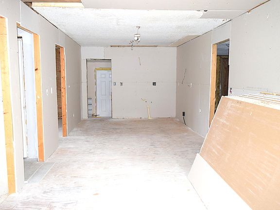 2nd image of 555 Martin Luther King Dr