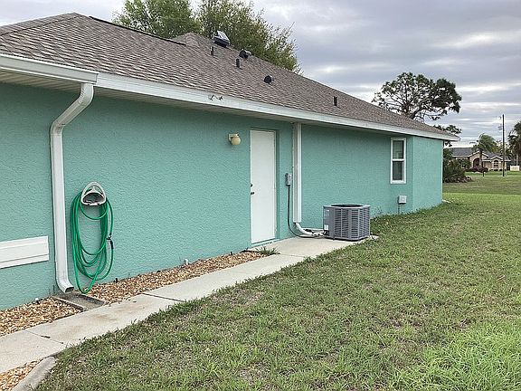 2nd image of 173 Broadmoor Ln