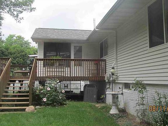 3rd image of 6817 Brentwood Dr NE