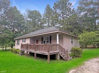 217 McLeod Dr, Swainsboro, GA 30401