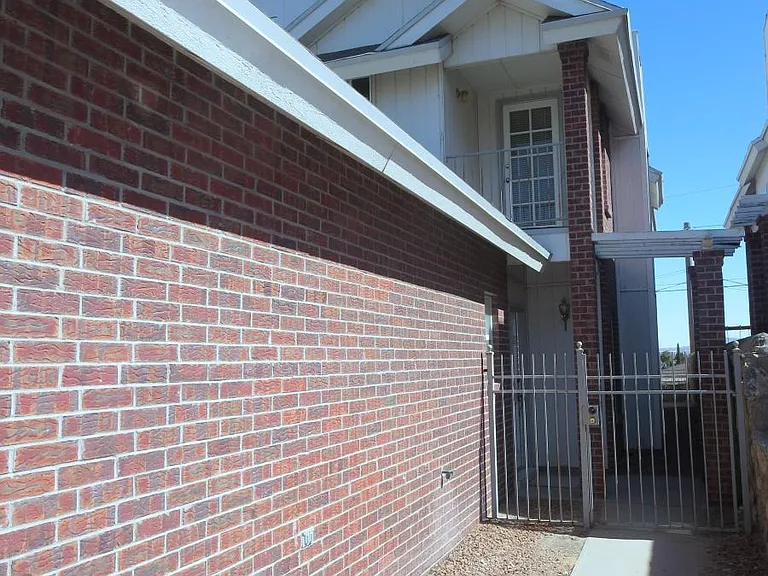 2020 Rogelio Ave — Photo 2