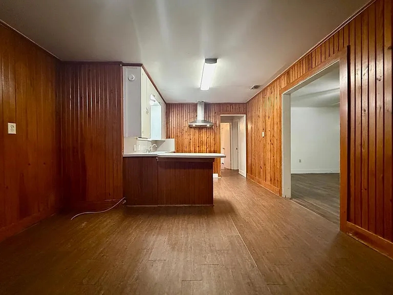 913 Leach St — Photo 3
